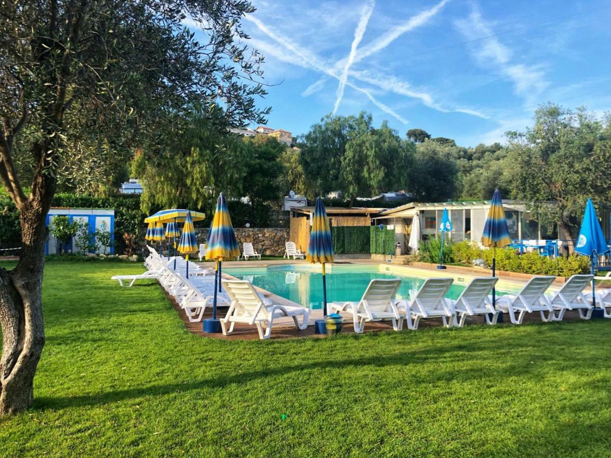 Campingplatz Camper Village Santo Stefano al Mare